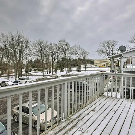 Mount Pocono Condo With Balcony, Near Mt Airy Casino Exterior photo
