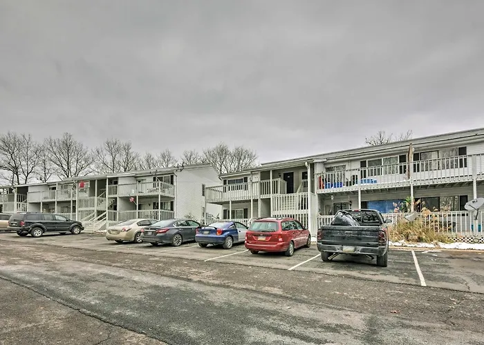 Mount Pocono Condo With Balcony, Near Mt Airy Casino