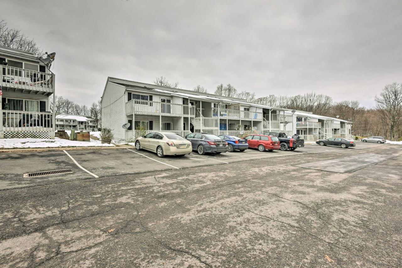 Apartment With Balcony, Near Mt Airy Casino
